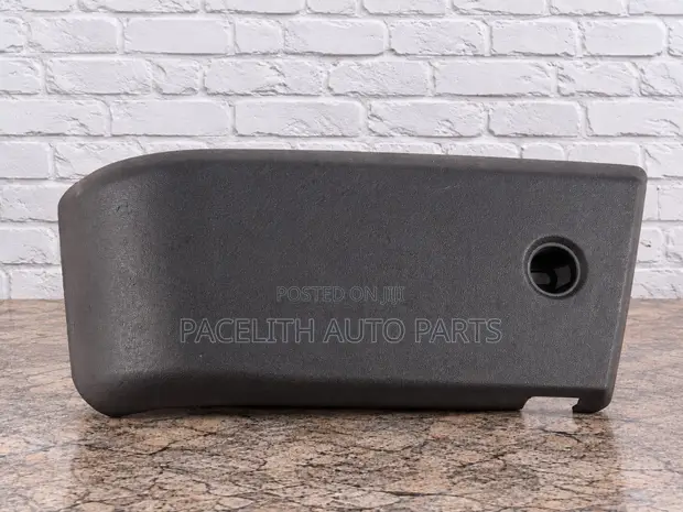 Bumper ya Mwisho ya Toyota Hilux YN55 (1984-1987) - 1