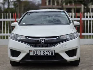 Honda Fit Hybrid 2017 White