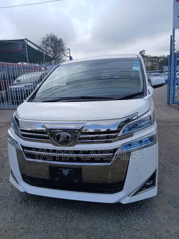 Toyota Vellfire 2019 Nyeupe - 1