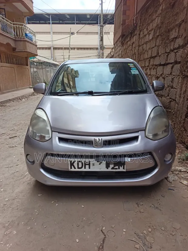 Toyota Passo 2014 Silver - 1