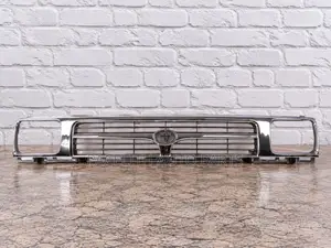 Grille ya Toyota Hilux Yn85 T-Type (1989)