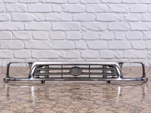 Grille ya Chrome kwa Toyota Hilux LN145 (1998-2001)