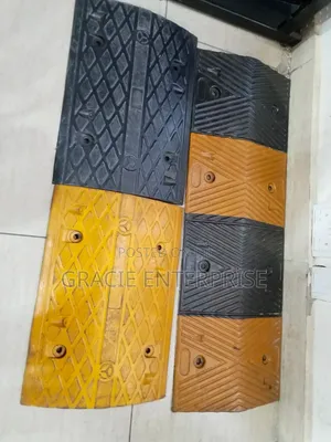 Heavy Duty Rubber Speed Bump
