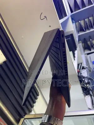 Laptopi ya Lenovo ThinkPad X390 Yoga