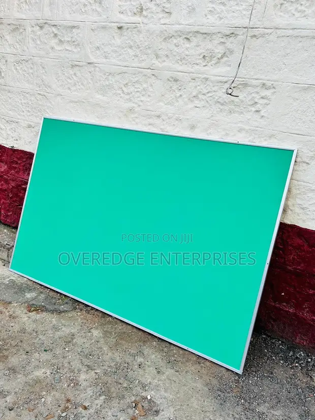 Green Wall Mount Noticeboard 4ft x 3ft - 1