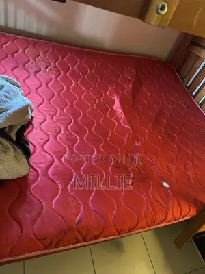Red Queen Mattress (5x6)