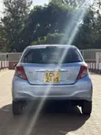 Toyota Vitz 2013 Bluu - 2