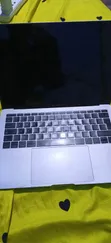 Apple MacBook 2017 8GB RAM, 256GB SSD - 3