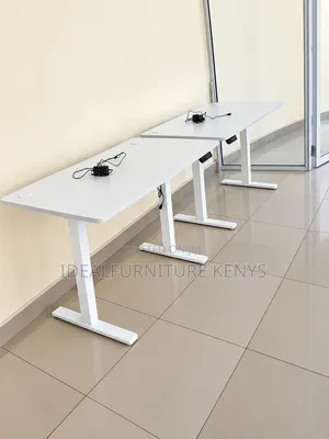 Kiti cha Ofisi Nyeupe cha Kisasa cha Umeme cha Kurekebisha Urefu