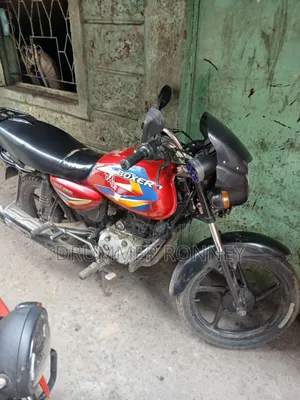 Bajaj Boxer 150 UG 2021 Nyekundu