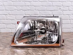 Toyota Hilux KDN165 Headlight - Clear (2001-2004)