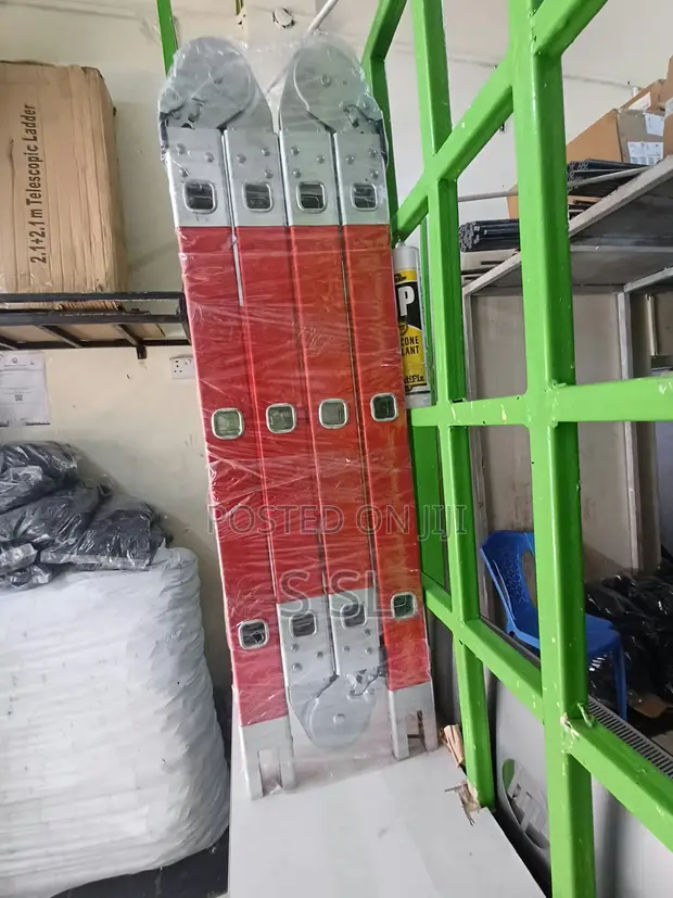 12ft Fiberglass Ladder (4x3) - Brand New - 1