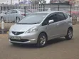 Honda Fit 2010 Rangi ya Burgundy - 3