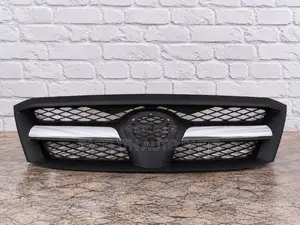 FPI Grille ya Toyota Hilux Vigo (2004-2007) - Chrome Nyeusi