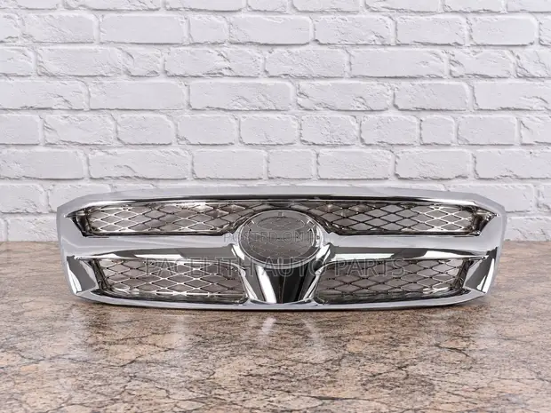 Chrome Grille for Toyota Hilux Vigo (2004-2007) - 1