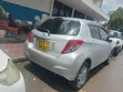 Toyota Vitz 2011 Nyeupe - 3