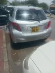 Toyota Vitz 2011 Nyeupe - 4