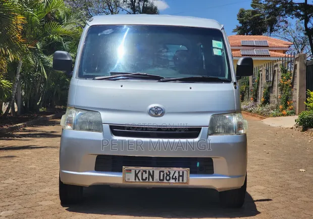 Toyota TownAce 2010 Silver - 1