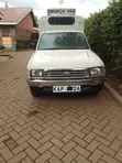 Toyota Hilux 2001 - White - 3