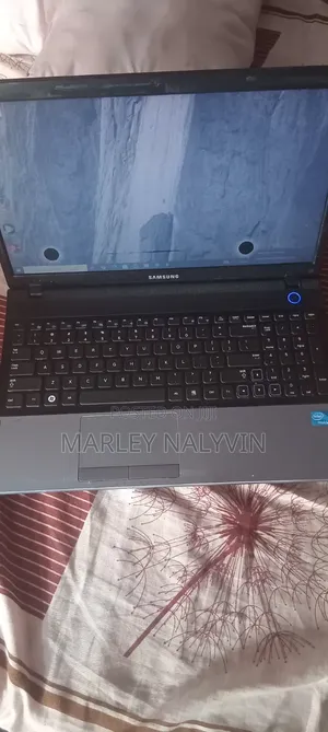 Laptop Samsung NP350E5C - Core i3, 4GB RAM, 500GB HDD