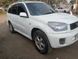 Toyota RAV4 2004 Nyeupe - 2