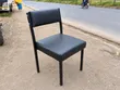 Kiti cha Ofisi Nyeusi chenye Pedi na Miguu ya Chuma - 2