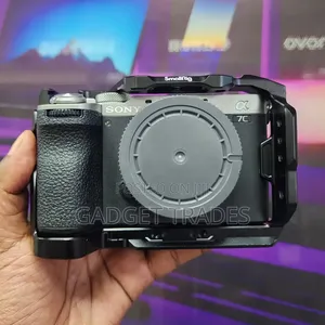 Sony A7C II Kamera ya Mirrorless (Body Pekee)