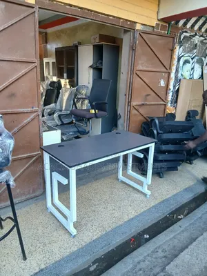 Modern Metal Office Desk with Panel