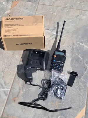 Baofeng UV-5R Portable Rechargeable Walkie Talkie (5-8km)