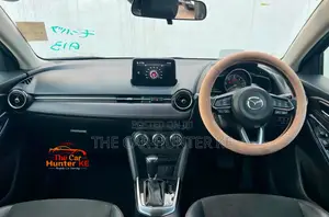Mazda Demio 2019 Nyekundu