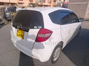 Honda Fit 2012 Nyeupe
