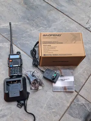 Baofeng UV-5R Handheld Radio for Team Communication