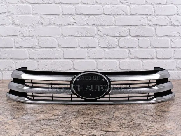 Grille ya Chrome kwa Toyota Hilux (2015-2017) - 1