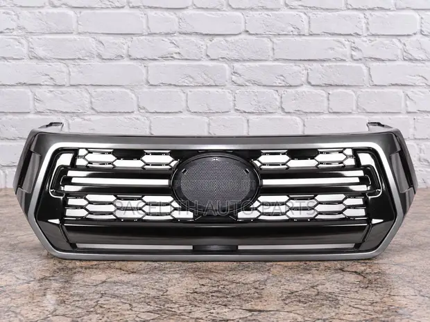 Toyota Hilux Rocco Grille 2018 Black - 1