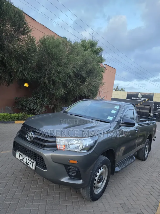2023 Toyota Hilux Highrider 2400cc Diesel Manual - 1