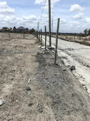 Kitalu cha 100x50 Kinauzwa, Barabara ya Kale ya Namanga