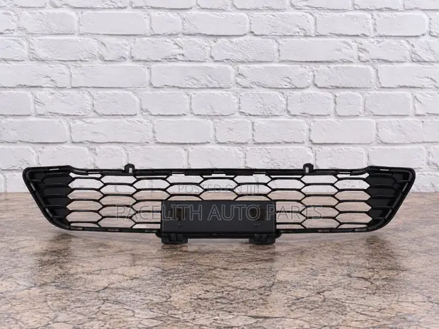 Toyota Hilux Rocco Bumper Grille 2018 - 1