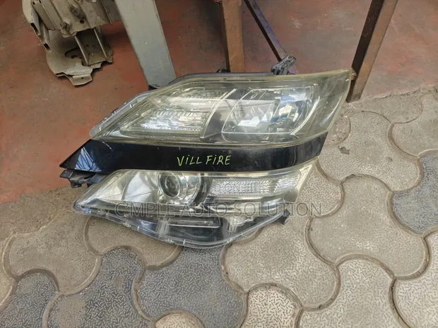 Taa ya Mbele ya Xenon ya Toyota Velfire 2012/2013 - 1