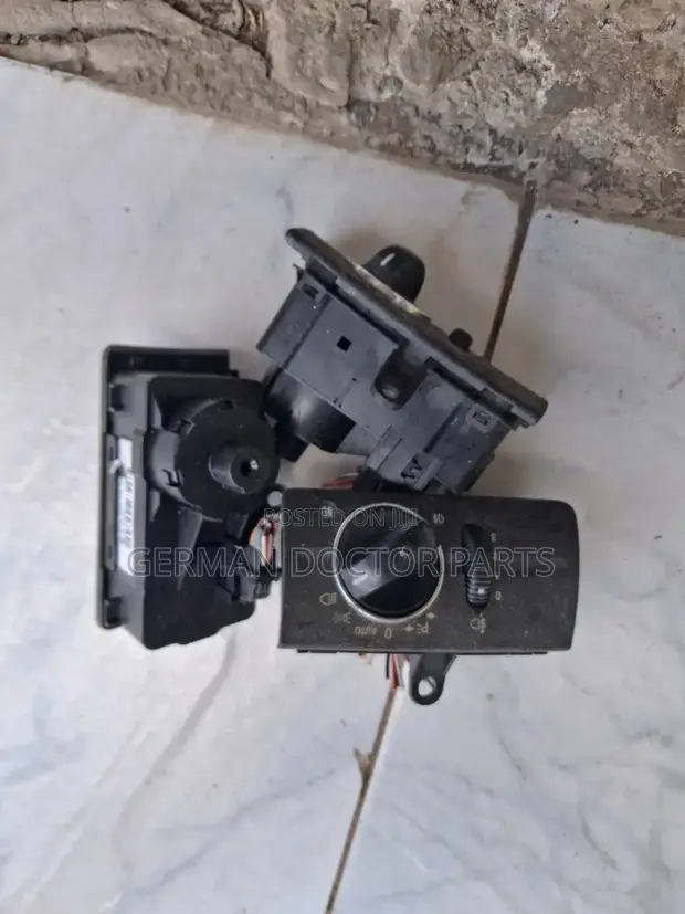 Mercedes-Benz W211 E-Class Headlight Switch (Used) - 1