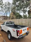 Isuzu D-MAX Highrider 2015 Nyeupe - 5