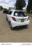 Toyota Vitz 2014 Nyeupe - 4