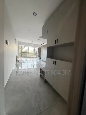 Ghorofa 4 Chumba na DSQ Yapangishwa Adams Arcade, Kilimani