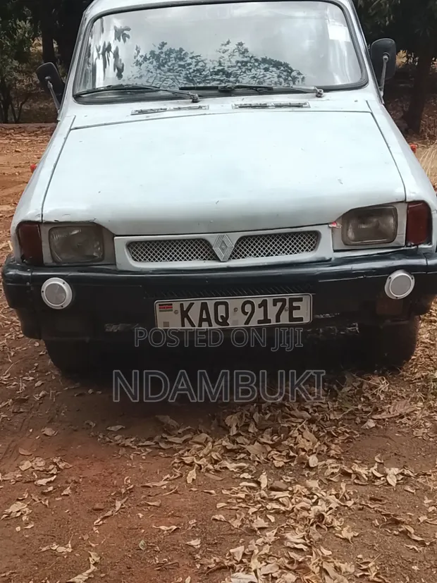 Dacia Logan 2004 Nyeupe - 1