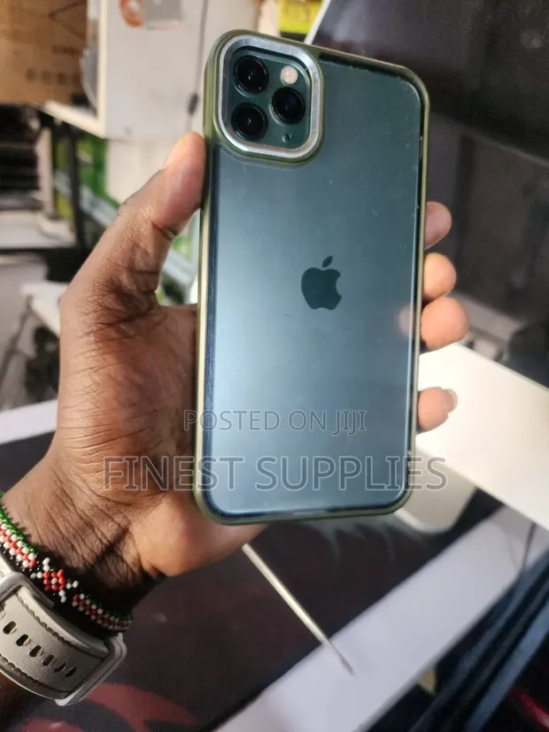 Apple iPhone 11 Pro Max 64GB Green - 1