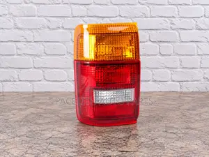 Depo Tail Lamp kwa Toyota Hilux Surf LN130 (1992-1995)