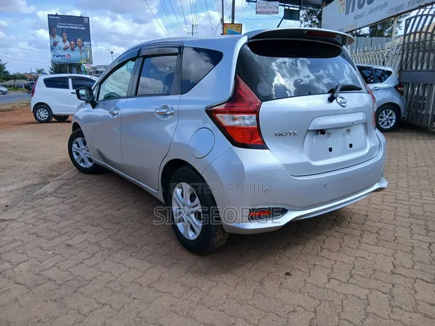 Nissan Note 2019 Nyeupe - 1