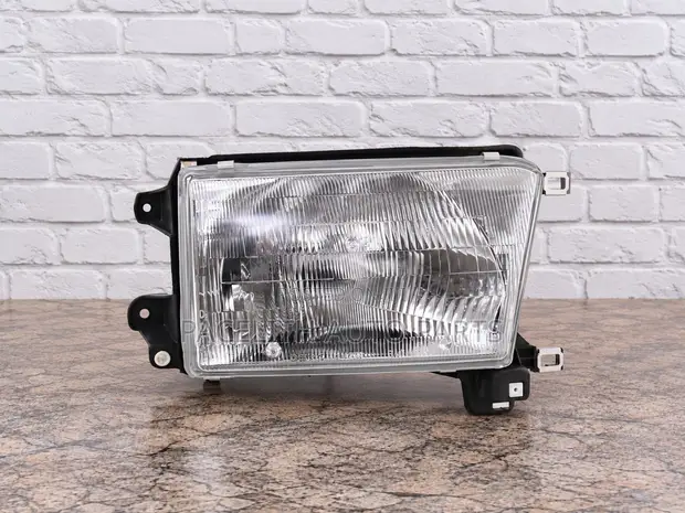 Depo Headlight for Toyota Hilux Surf (1996-1998) - 1