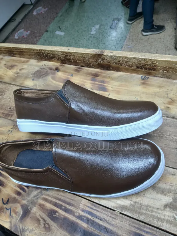 Altama Sneakers za Ngozi za Wanaume Rangi Nyingi - 1
