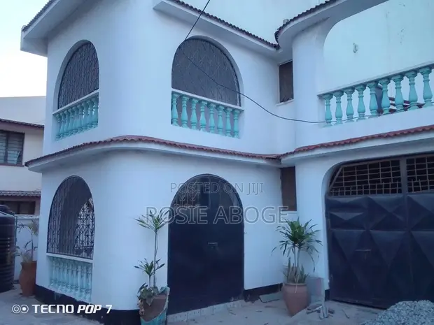 4 Bedroom House for Rent in Bombolulu - 1