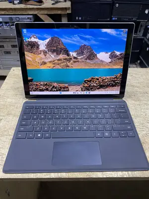 Microsoft Surface Pro 4 16GB RAM, i7, 256GB SSD